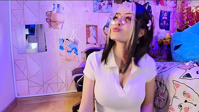 Alicebenett - 4 fingers in ass