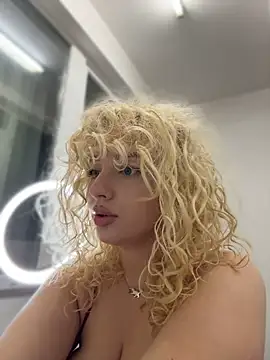 CurlyDaisy Live XXX-chat