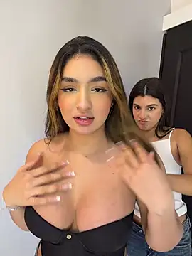 Jenn_fit - Passionate kiss+breast flirting🔥