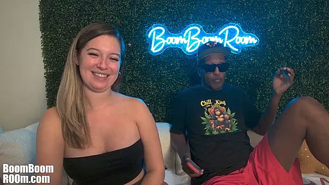 Онлайн чат XXX boomboomr00m