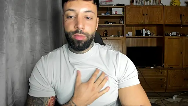 Онлайн чат XXX MasculineGuy99