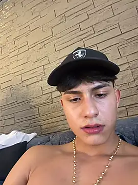 Chat +18 de Lander_Cruz ao vivo