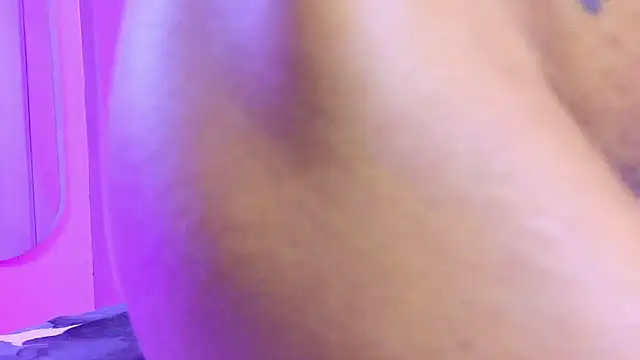 Онлайн чат XXX missebonyvegas_cr