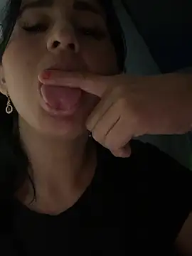 Miia_Rosee_ Chat XXX in diretta