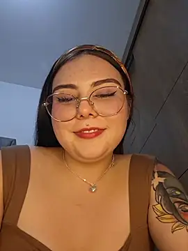 Julieth85_ - Big red ass + wet diamond 💦🍑