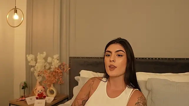 IrisBaker - flash tits