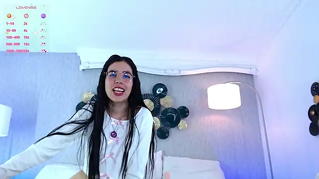 Laraa_jeean - dildo glass in ass