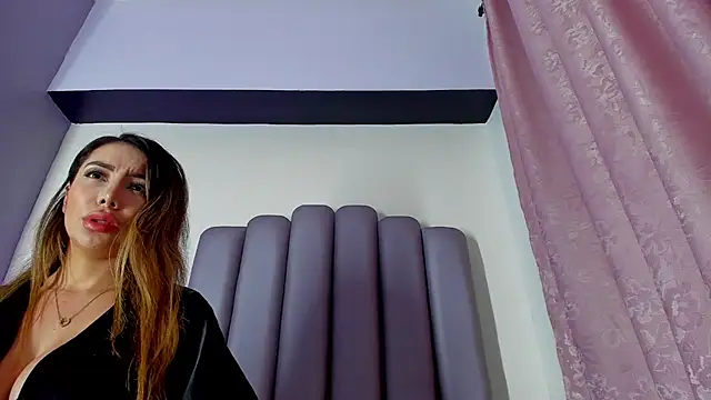 NiaCrawfordd - Cum on my Boobs