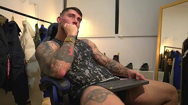 DimitriSullivan_のライブXXXチャット
