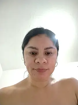luna_pinky's Live XXX Chat