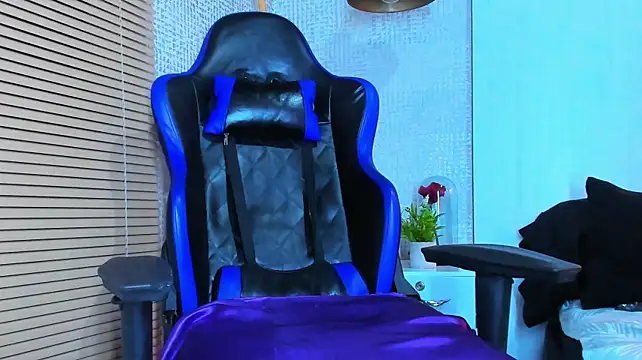 Daniel_huge22 XXX чат на живо