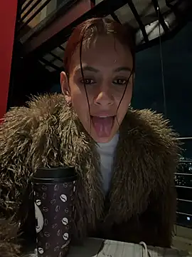 Alana15 - NAKED SQUIRT IN PUBLIC TICKETSHOW