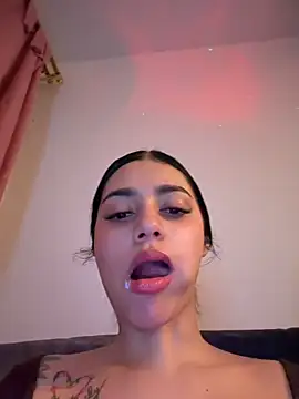 AlannaEvons - Flash Pussy 💦😈