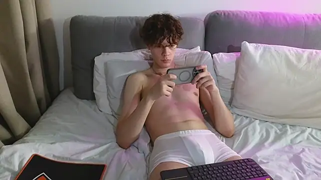 Chat +18 de cute_thomas ao vivo