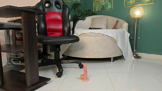 Chat +18 de Sara_Gomez ao vivo