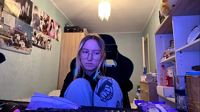 SoniaKotts - Stick your tongue out
