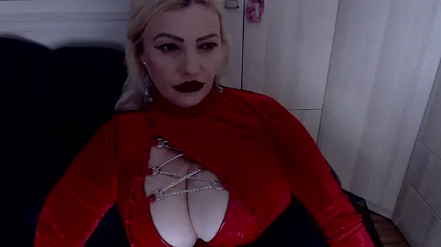 XXX chat uživo modela MistressDemi