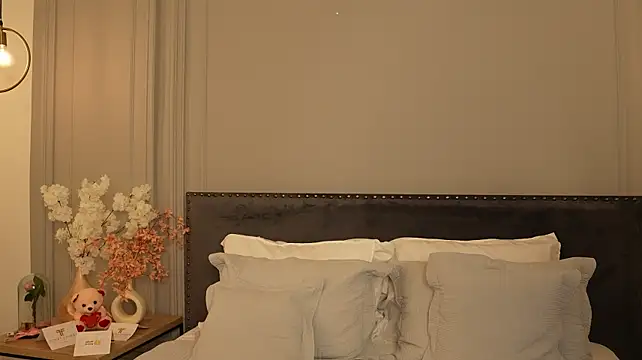 IrisBaker - flash tits