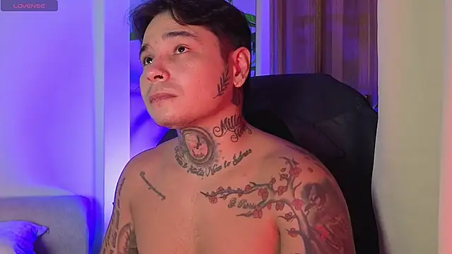 XXX chat uživo modela CamiloHedz