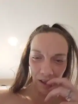 squirtqueenwus Chat XXX in diretta