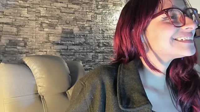 RedMeloddy - Waitress use fuck machine 💦
