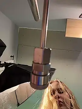 Ema-Vega - TWERK NO PANTIES😈