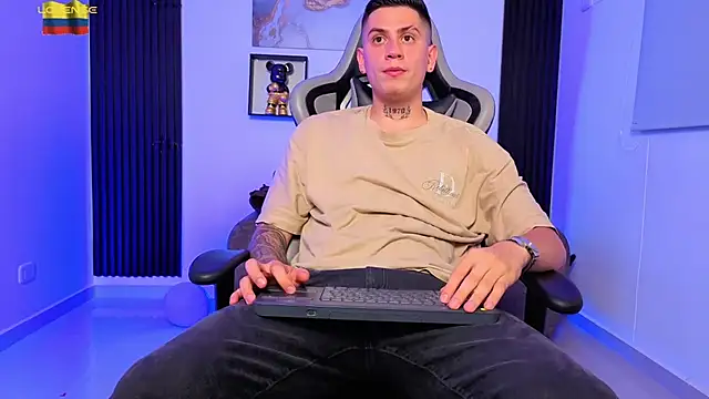 Chatroom XXX en direct de Yeiko_Romero_