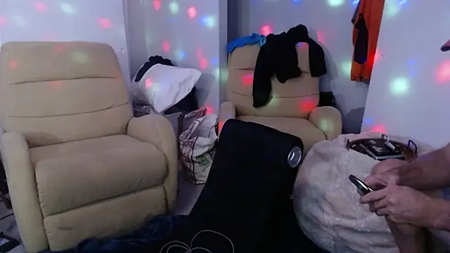 Chat +18 de PeterHanglin ao vivo