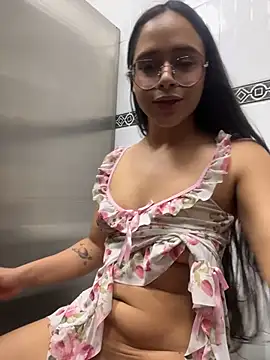 HappyKittyXXX – Live XXX-chat