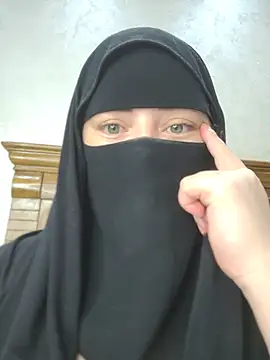 Bisan_sexy - محتاجة ادفع اجار البيت