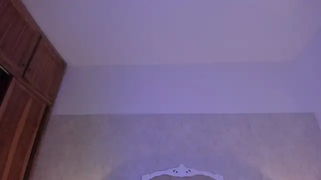 Онлайн чат XXX EmiliBoobss