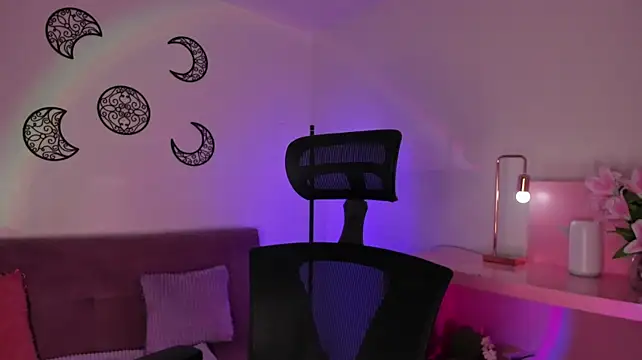 Sara_Deen - 1 FINGER INSIDE ASS + 10 SPANK