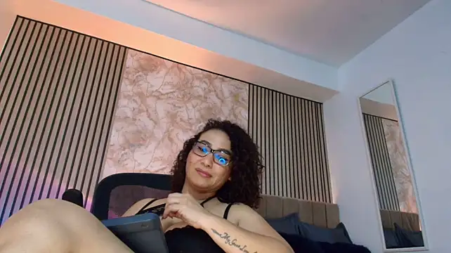 JuliRamirez Chat XXX in diretta