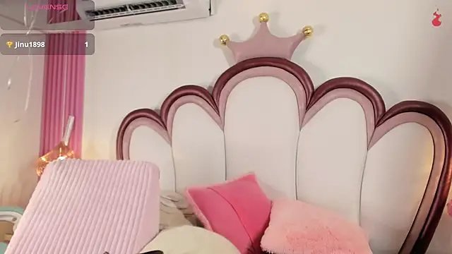 XXX chat uživo modela AriaCush