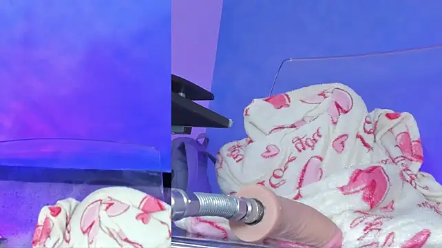 Miiastone_cm - riding dildo +twerking dance