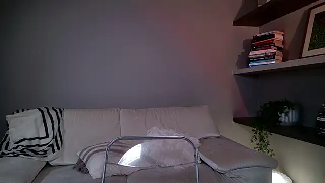 Milana_De - domi + lush