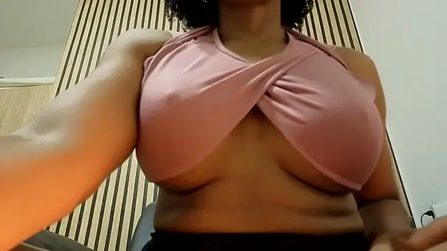 Issa_Km_n Live XXX chat