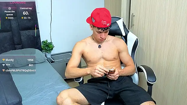Luke_Muscle Adlı Modelin Canlı XXX Sohbeti