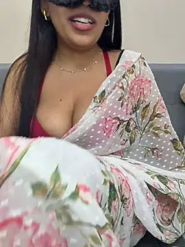Chat +18 de escape_with_me ao vivo