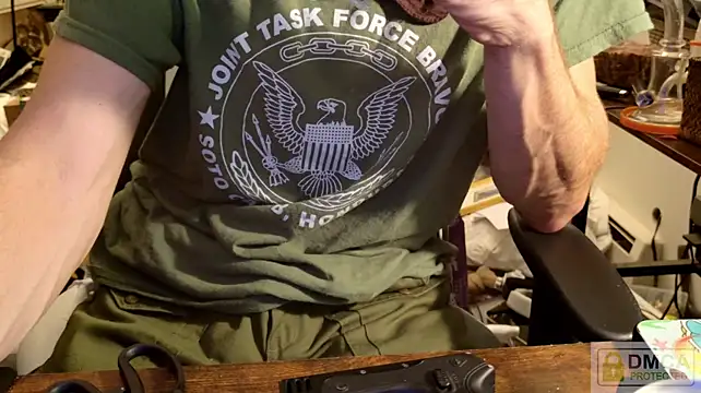 XXX chat uživo modela BrokenWithoutCare