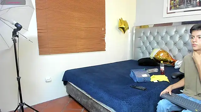 fem_danny7 élő XXX-chatje