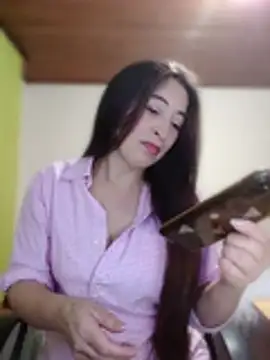 Serkett Adlı Modelin Canlı XXX Sohbeti