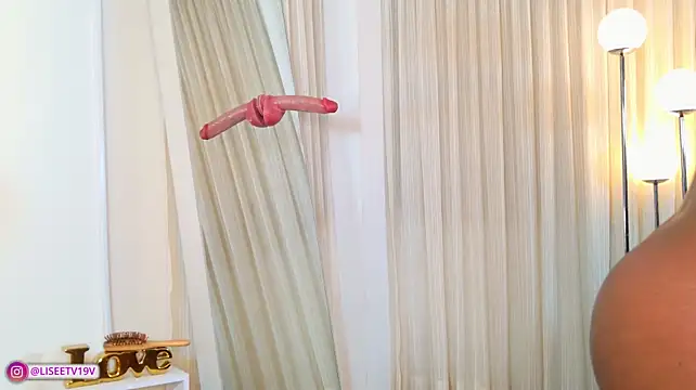 Lissetlong69 - Kiss myself in the mirror
