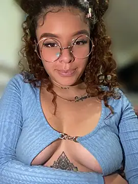 hally-jensen1 Live XXX-Chat