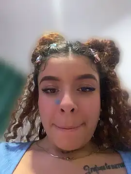 Hally-jensen1 - Rub pussy front people