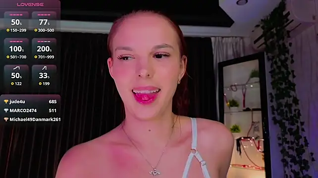 PollyHiller1 - Oil on my pussy for you?💦😽🫣
