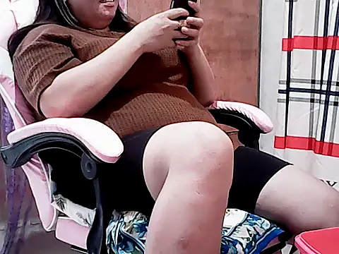 Онлайн чат XXX HornyPussie69