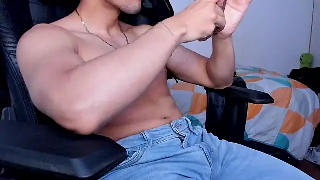 Онлайн чат XXX Tommy_Bred