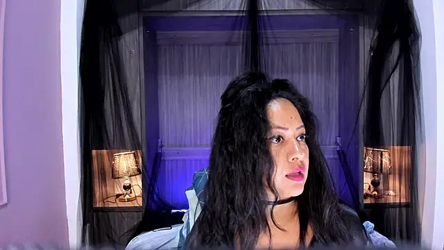 Онлайн чат XXX AllieBennet