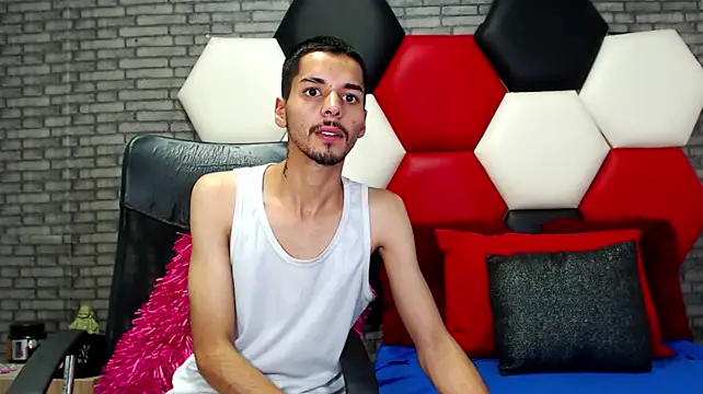 Thristan05 Live XXX-Chat